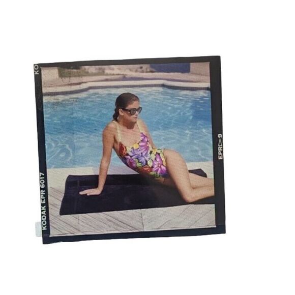 Kathy Ireland Photo Slide Swimsuit Model‎ Catalog Production Picture (B3) - Picture 1 of 1